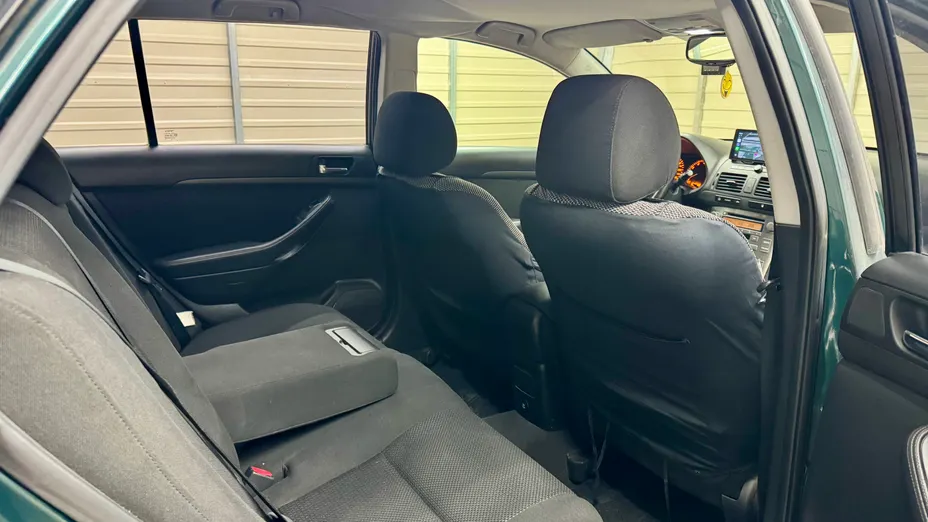 TOYOTA Avensis Avensis 1.8 VVT-i Sol