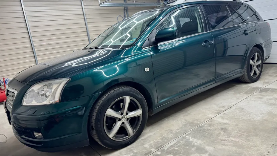 TOYOTA Avensis Avensis 1.8 VVT-i Sol