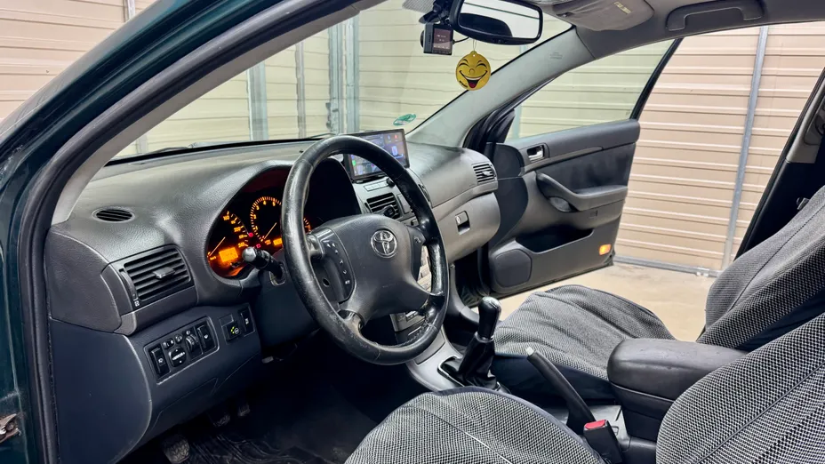 TOYOTA Avensis Avensis 1.8 VVT-i Sol