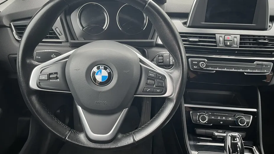 BMW Seria 2 216d aut