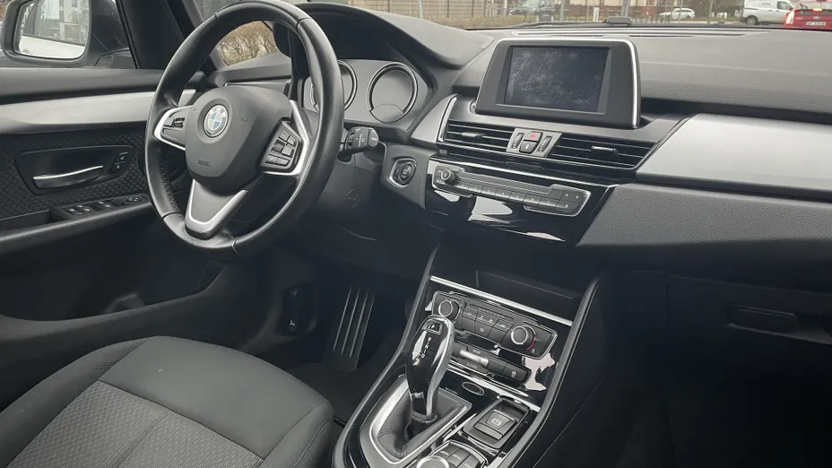 BMW Seria 2 216d aut