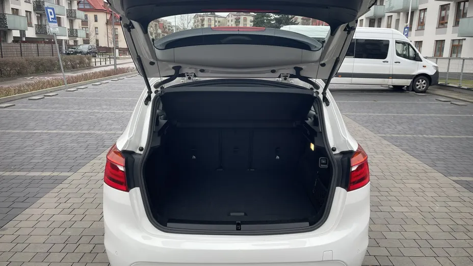 BMW Seria 2 216d aut