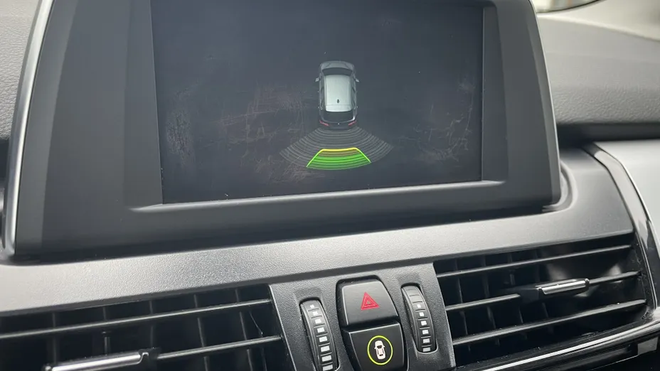 BMW Seria 2 216d aut