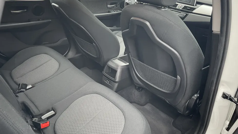 BMW Seria 2 216d aut