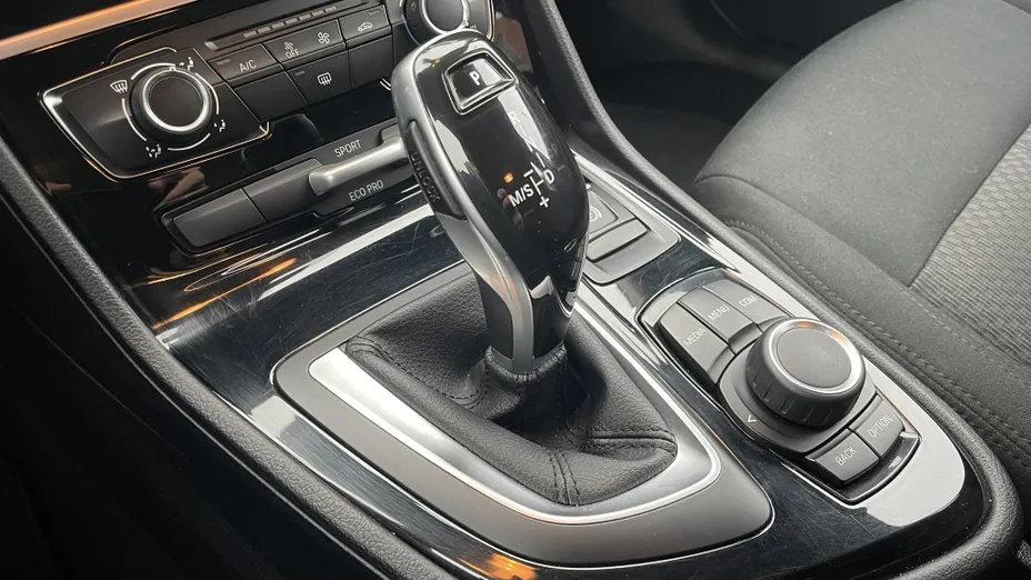 BMW Seria 2 216d aut