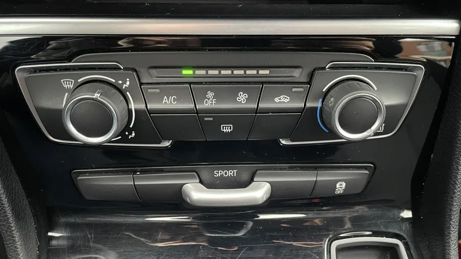 BMW Seria 2 216d aut