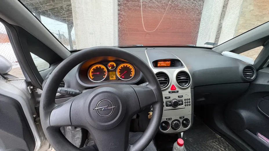 OPEL Corsa -