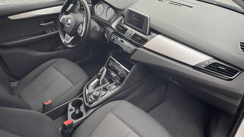 BMW Seria 2 216d aut