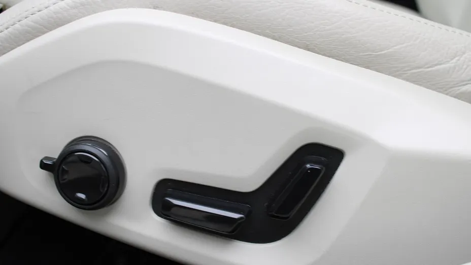 VOLVO V60 V60 CC Pro B4 D AWD aut