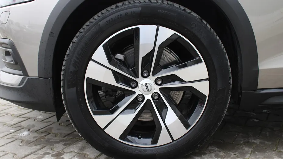 VOLVO V60 V60 CC Pro B4 D AWD aut