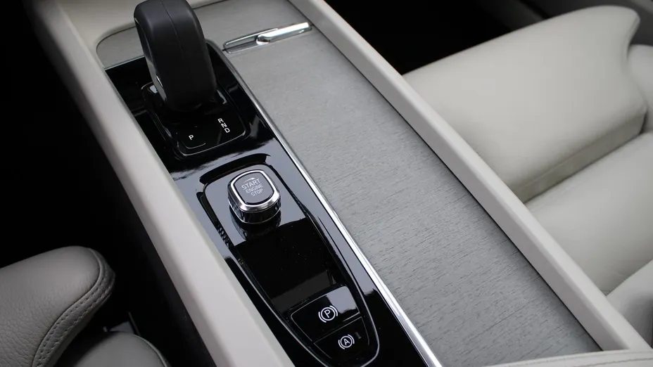 VOLVO V60 V60 CC Pro B4 D AWD aut