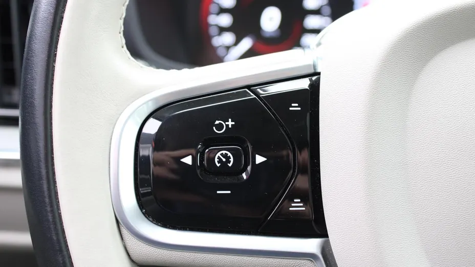 VOLVO V60 V60 CC Pro B4 D AWD aut