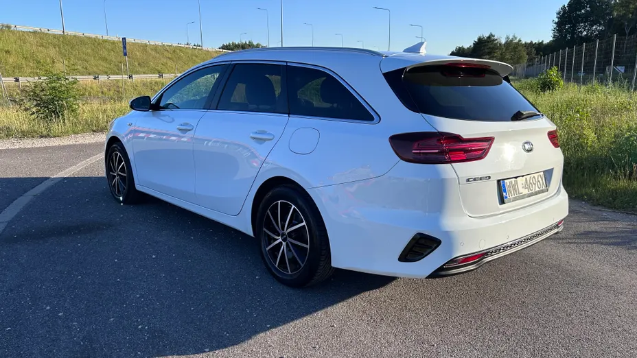KIA Cee'd Ceed 1.6 CRDi SCR L Business Line