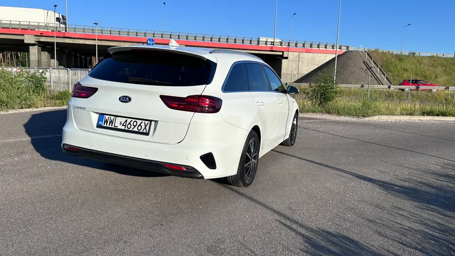 KIA Cee'd Ceed 1.6 CRDi SCR L Business Line