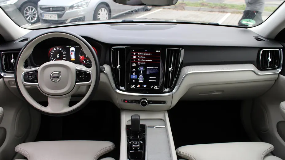 VOLVO V60 V60 CC Pro B4 D AWD aut