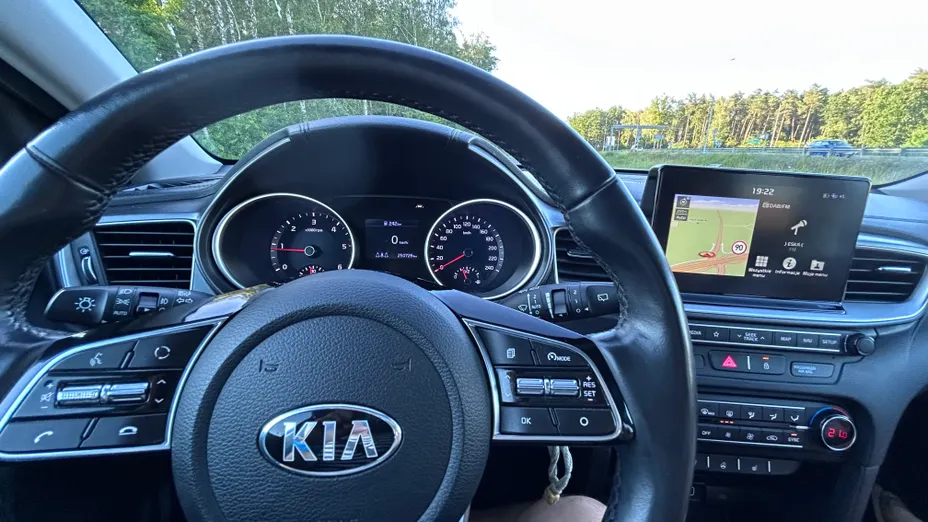 KIA Cee'd Ceed 1.6 CRDi SCR L Business Line