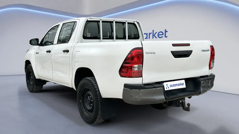 TOYOTA HiLux Hilux 2.4 D-4D Double Cab DLX 4x4