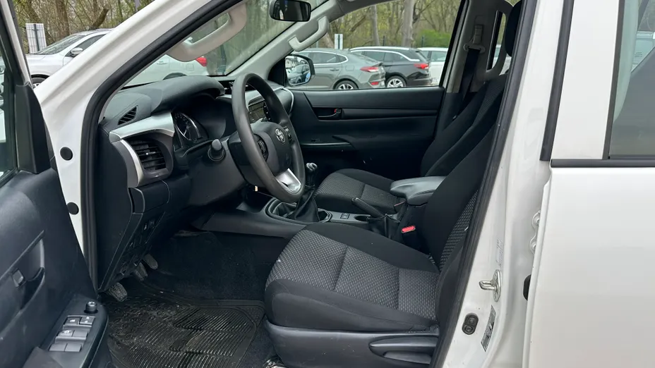 TOYOTA HiLux Hilux 2.4 D-4D Double Cab DLX 4x4