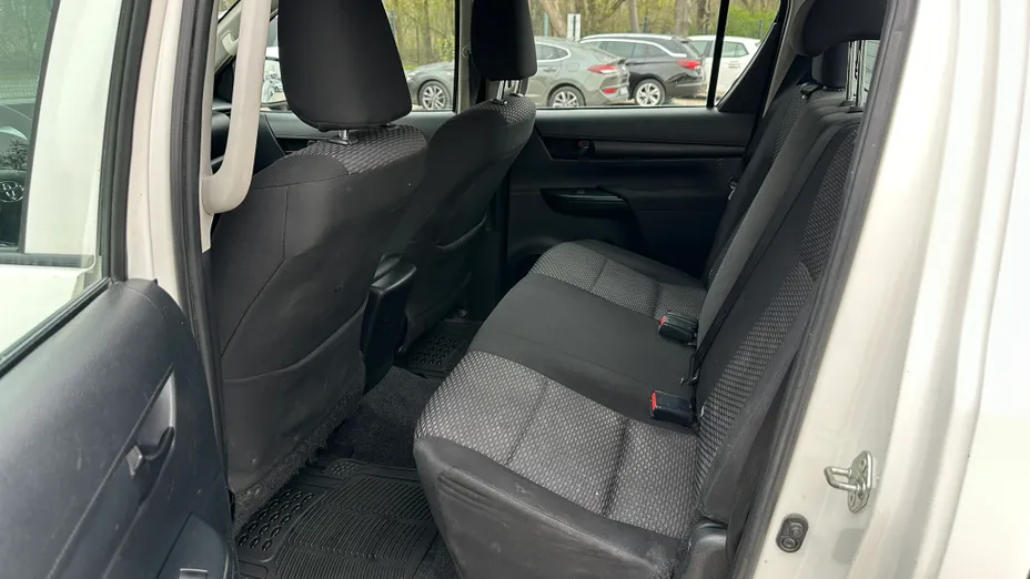 TOYOTA HiLux Hilux 2.4 D-4D Double Cab DLX 4x4