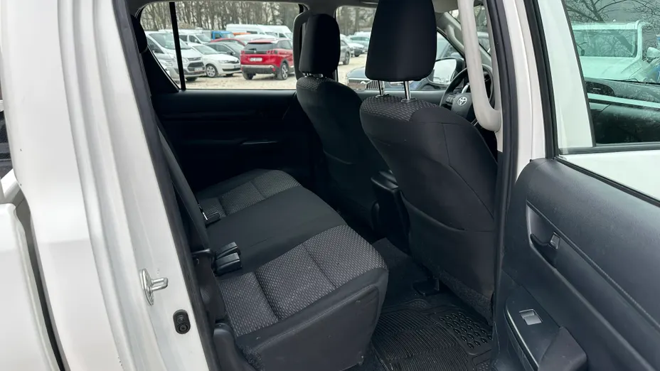 TOYOTA HiLux Hilux 2.4 D-4D Double Cab DLX 4x4