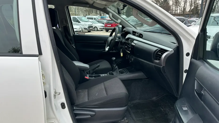 TOYOTA HiLux Hilux 2.4 D-4D Double Cab DLX 4x4