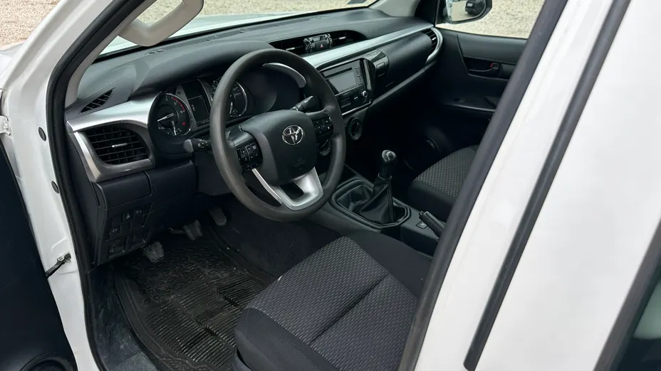 TOYOTA HiLux Hilux 2.4 D-4D Double Cab DLX 4x4