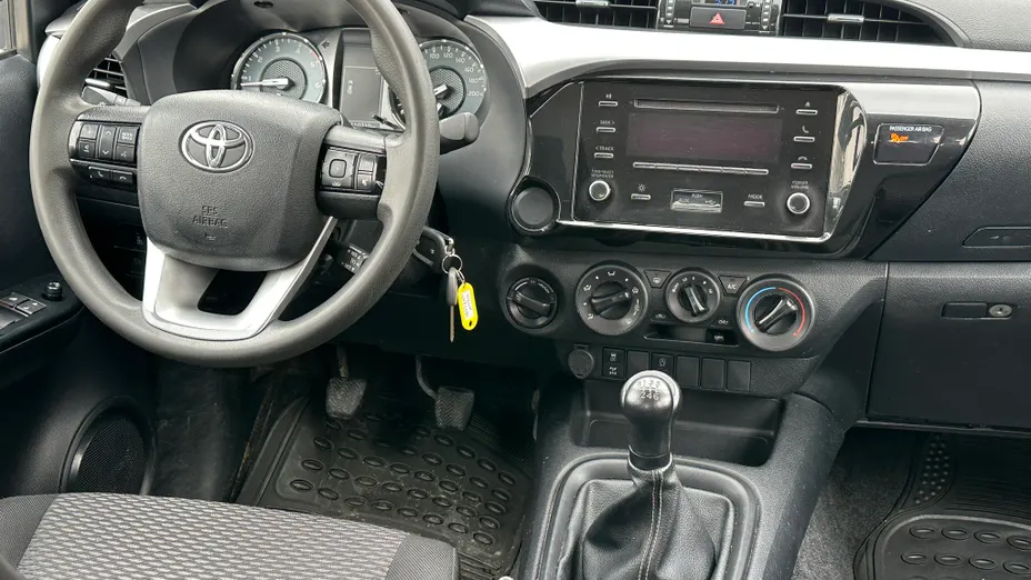 TOYOTA HiLux Hilux 2.4 D-4D Double Cab DLX 4x4