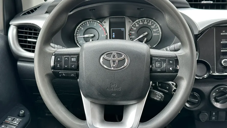 TOYOTA HiLux Hilux 2.4 D-4D Double Cab DLX 4x4