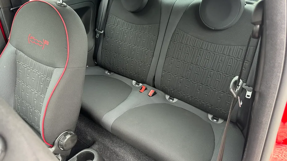 FIAT 500 500 1.0 Hybrid (RED)