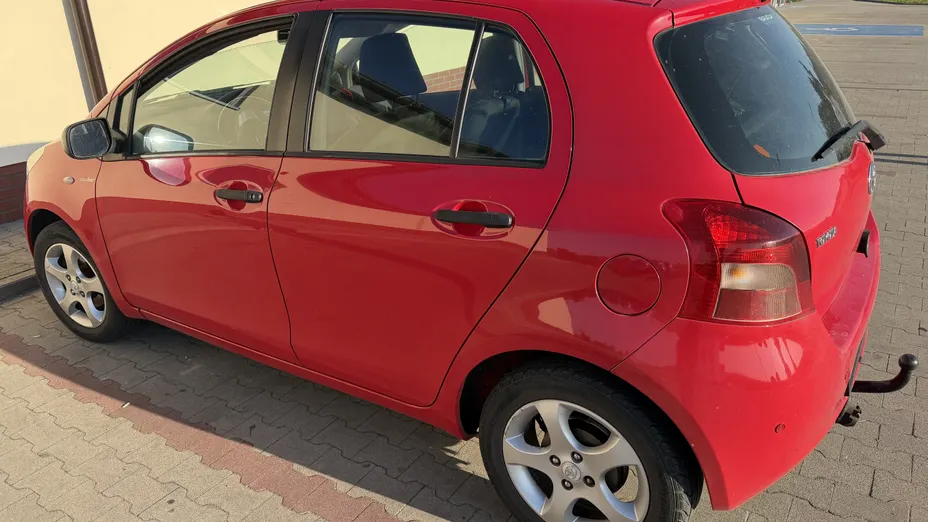 TOYOTA Yaris Yaris 1.0 Luna A/C