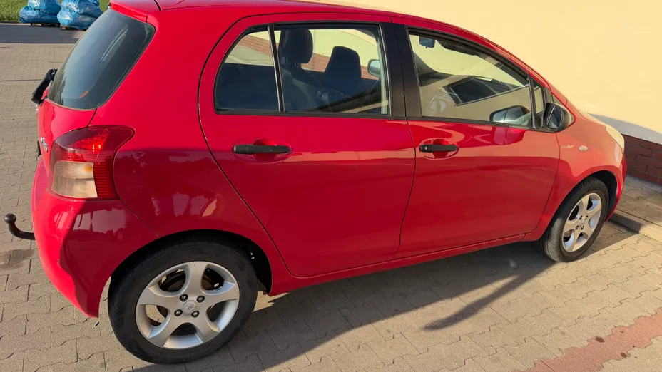 TOYOTA Yaris Yaris 1.0 Luna A/C