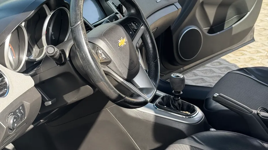 CHEVROLET Cruze -