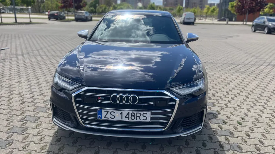 AUDI S6 -