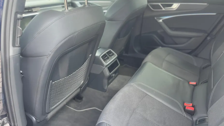 AUDI S6 -