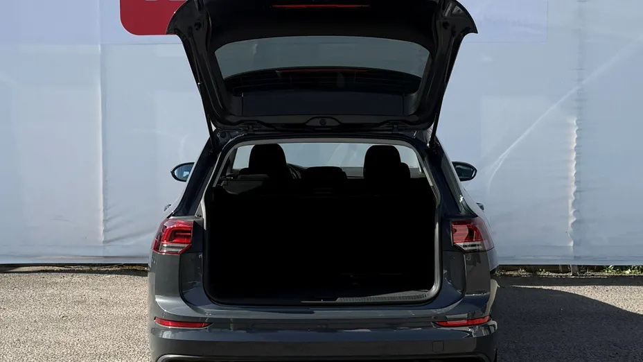 VOLKSWAGEN Golf Golf VIII 1.5 eTSI mHEV Life DSG