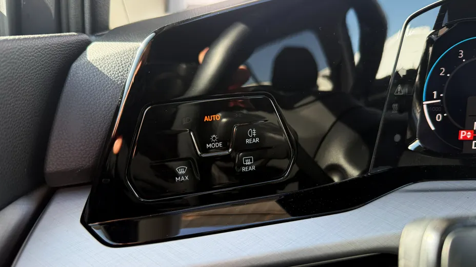 VOLKSWAGEN Golf Golf VIII 1.5 eTSI mHEV Life DSG