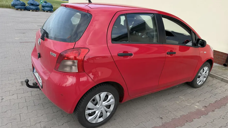 TOYOTA Yaris Yaris 1.0 Luna A/C