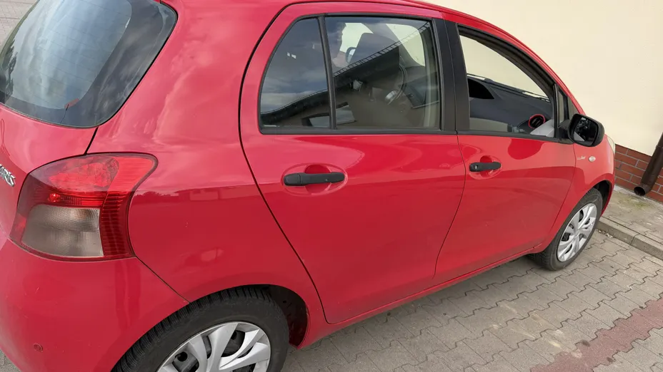 TOYOTA Yaris Yaris 1.0 Luna A/C