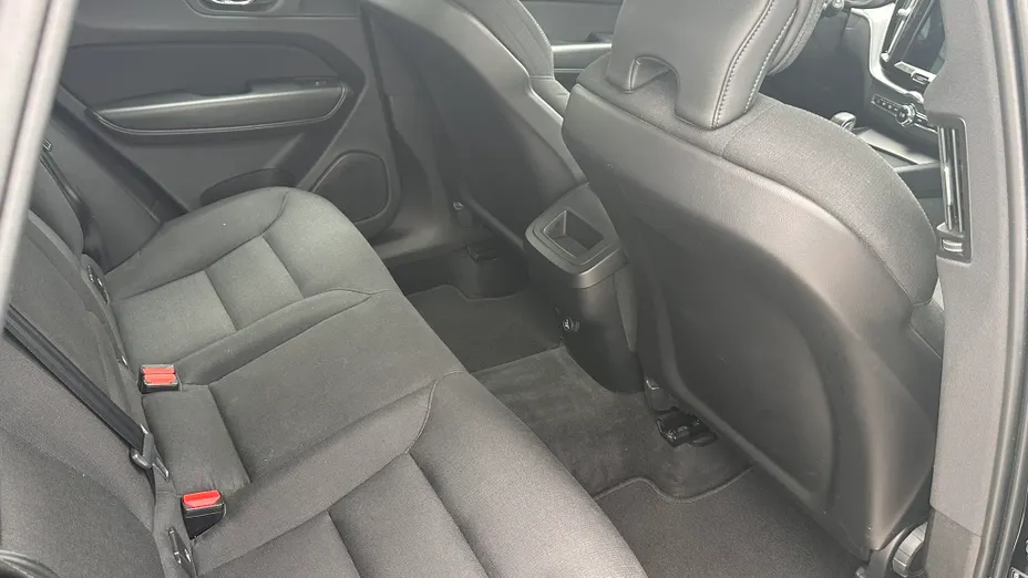 VOLVO XC60 XC60 B4 D AWD Momentum aut