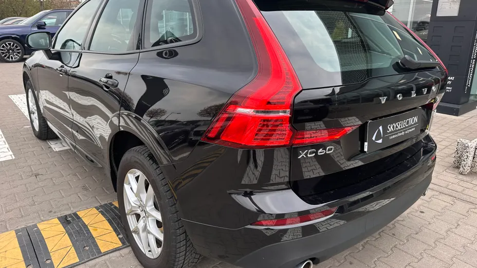 VOLVO XC60 XC60 B4 D AWD Momentum aut