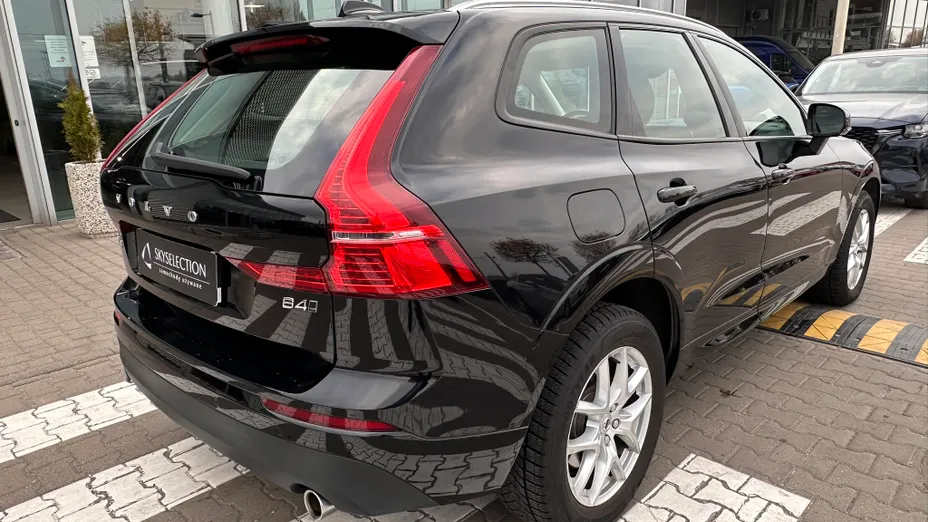 VOLVO XC60 XC60 B4 D AWD Momentum aut
