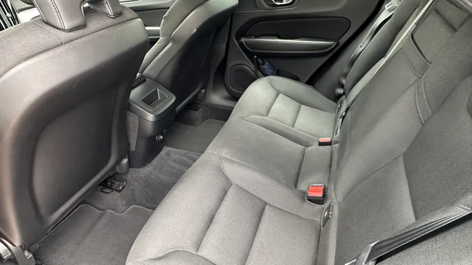 VOLVO XC60 XC60 B4 D AWD Momentum aut