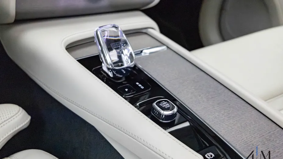 VOLVO XC90 XC90 T8 AWD Plug-In Hybrid Ultimate Dark 7os aut