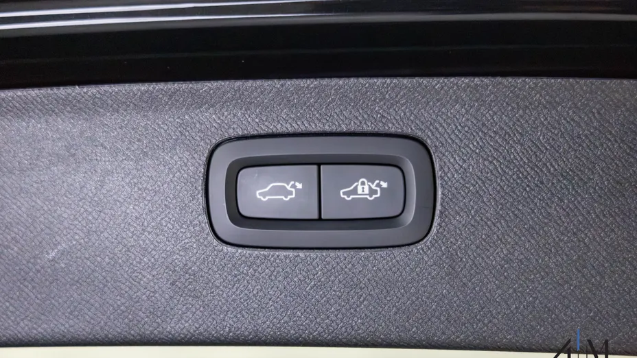 VOLVO XC90 XC90 T8 AWD Plug-In Hybrid Ultimate Dark 7os aut