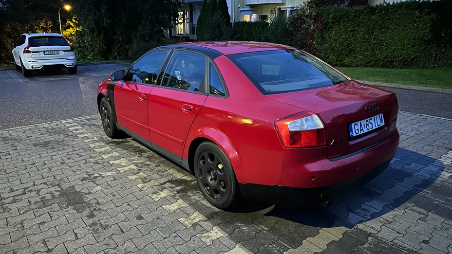 AUDI A4 -