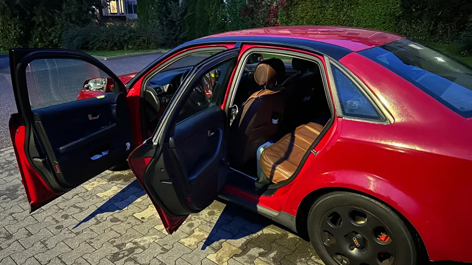 AUDI A4 -