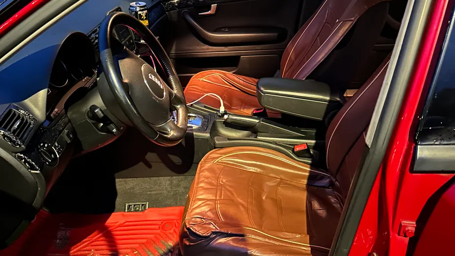 AUDI A4 -