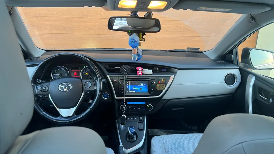 TOYOTA Auris Auris 1.8 Prestige