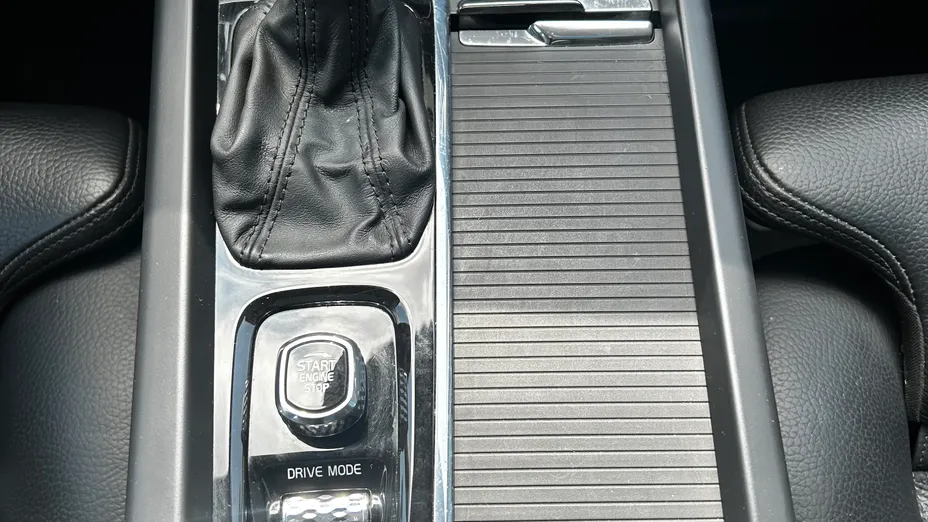 VOLVO XC60 XC60 T4 Momentum Pro aut