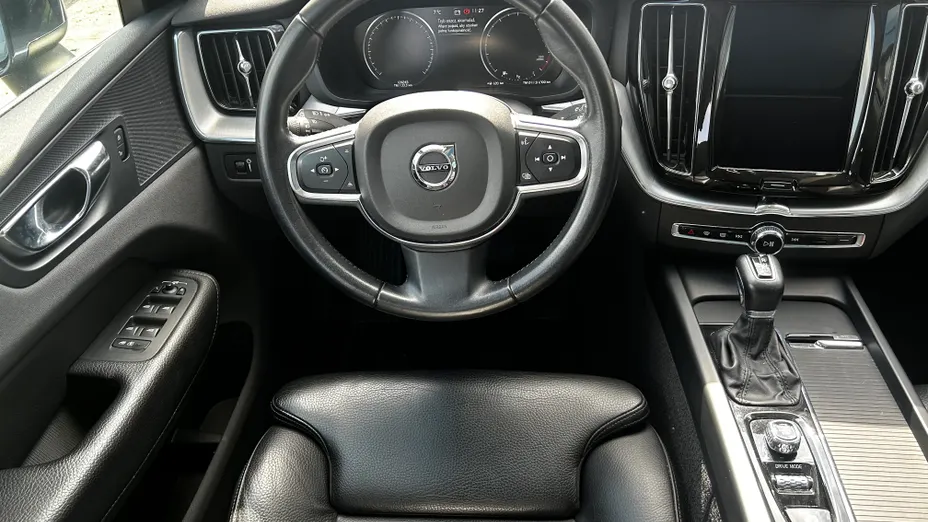 VOLVO XC60 XC60 T4 Momentum Pro aut